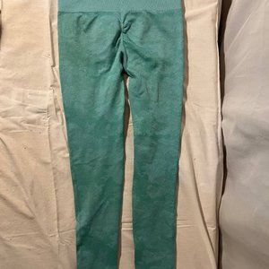 Gymshark Adapt Leggings Womens XS Green Camo Seamless Booty Scrunch Activewear